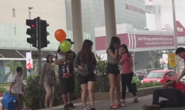 假装吃瓜路人视频大全,笑料百出，揭秘网络搞笑新潮流