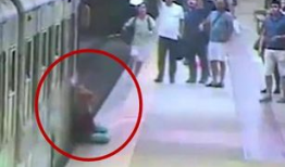 在火车吃荷兰瓜视频大全,美食之旅尽收眼底