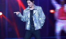 肖战吃瓜群众唱歌视频,歌声治愈心灵