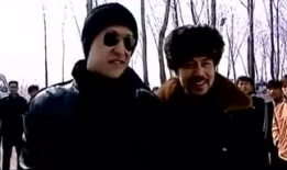 吃瓜男子出洋相关视频,揭秘海外生活趣事