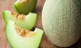 金姐小孩吃哈密瓜视频在线观看,甜蜜瞬间在线放送