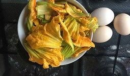 拉瓜花怎样炸着吃视频,家常美味炸拉瓜花教程