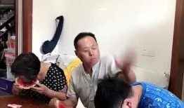 爸妈教孩子吃瓜视频播放,趣味互动视频走红网络