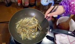 小鱼爱美食吃瓜视频下载,带你领略美食与娱乐的双重魅力