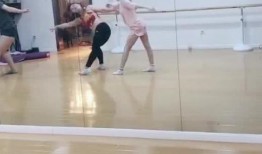 爵士舞给我跳吃瓜视频