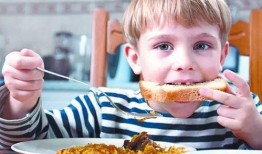 西城小孩子们吃瓜视频,孩子们的快乐时光