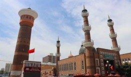 乌鲁木齐大巴扎吃瓜视频,吃瓜视频带你体验新疆风情