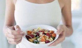 产妇怎么吃小乳瓜好呢视频,产妇食用小乳瓜的适宜方法与营养指南