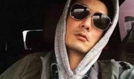 余文乐吃瓜视频