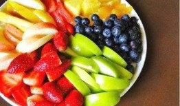 燕子吃瓜水果视频,瓜果飘香，燕子尝鲜记