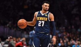 打篮球女孩吃瓜视频播放