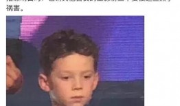 王源吃瓜大笑的视频,瓜王本王！