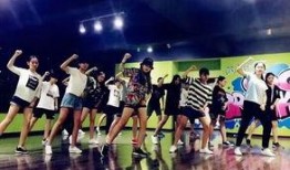 爵士舞给我跳吃瓜视频