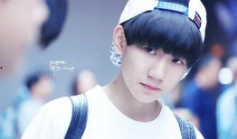 王源吃瓜大笑的视频,瓜王本王！