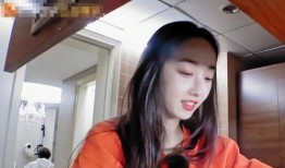 女友反差吃瓜视频,从日常到吃瓜，她的双重魅力揭秘