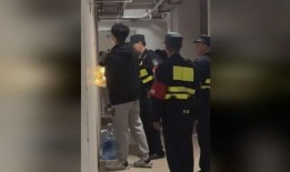 女生宿舍吃瓜吵架视频