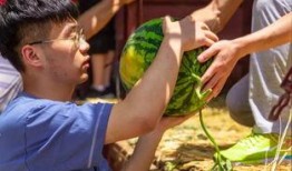 龙子湖吃瓜视频,揭秘校园生活趣味瞬间