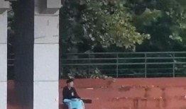 最近学校的吃瓜视频,最新视频曝光校园生活趣事